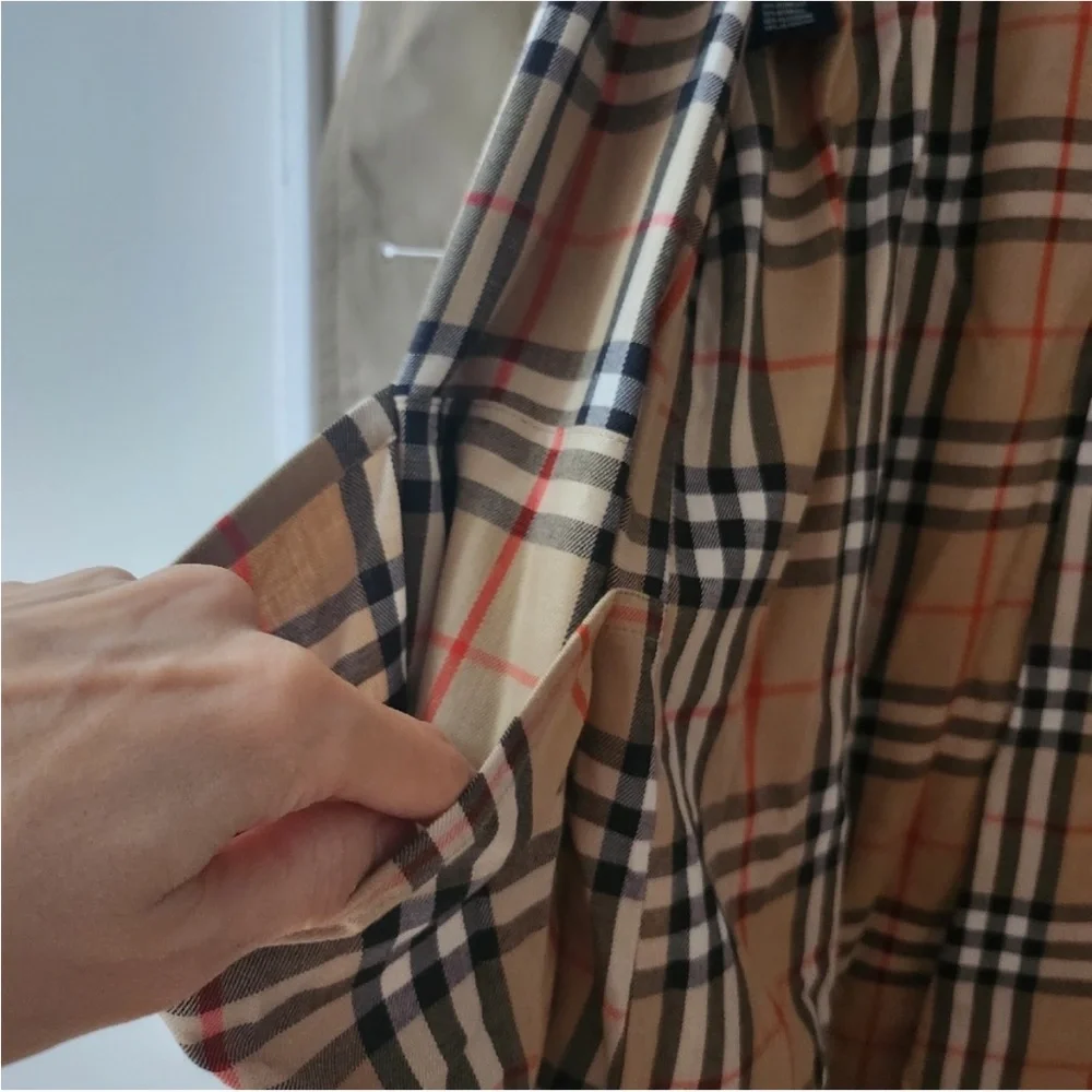 Burberry Beige Trench Coat with Signature Check Lining - Picture 9 of 16